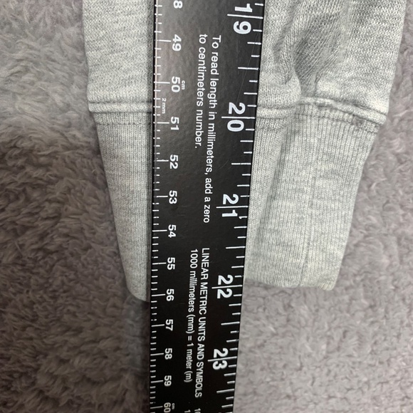 Victoria’s Secret PINK Gray Crewneck Sweatshirt Women’s Size M Logo Pullover - Picture 4 of 6